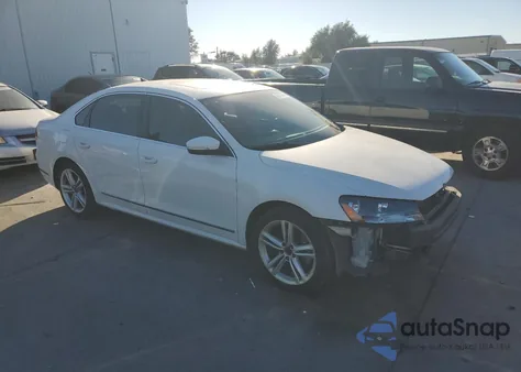 2015 Volkswagen Passat Se z USA, uszkodzony, nr VIN 1VWBV7A33FC098151